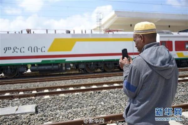 非洲首條現(xiàn)代電氣化鐵路通車 車票大亮！